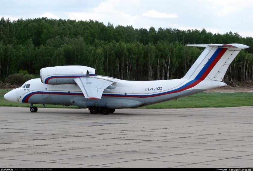 АН-72 шасси