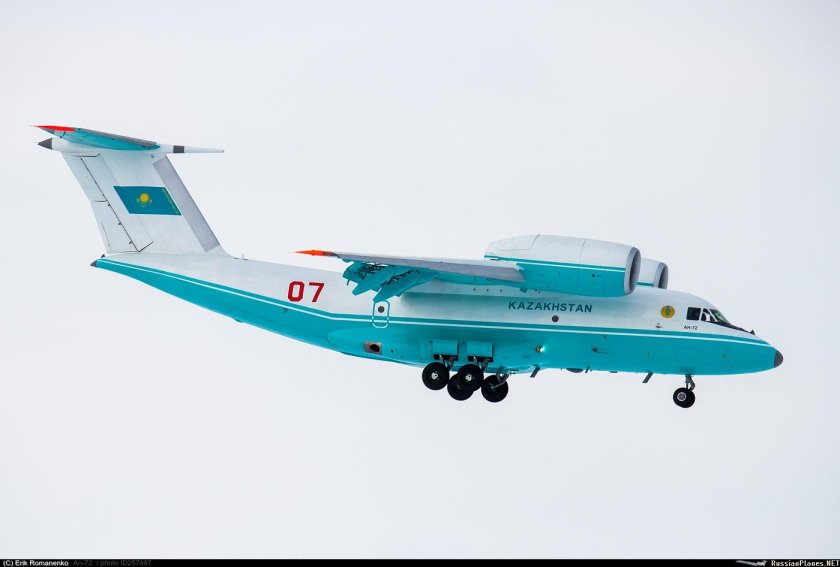 АН-72 кабина