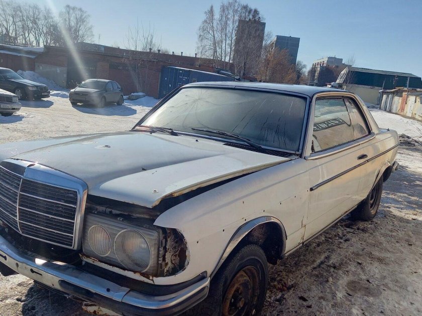 Mercedes-Benz 230 1985