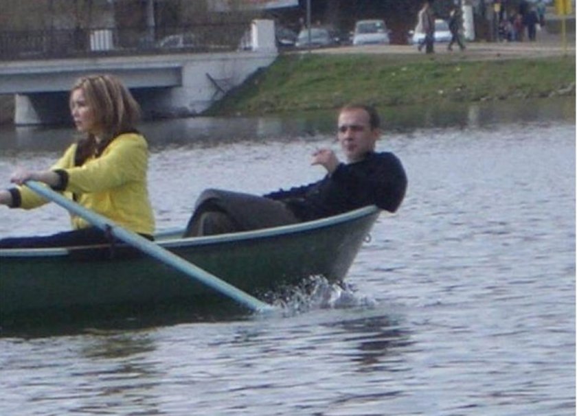 Гребём на лодке Мем