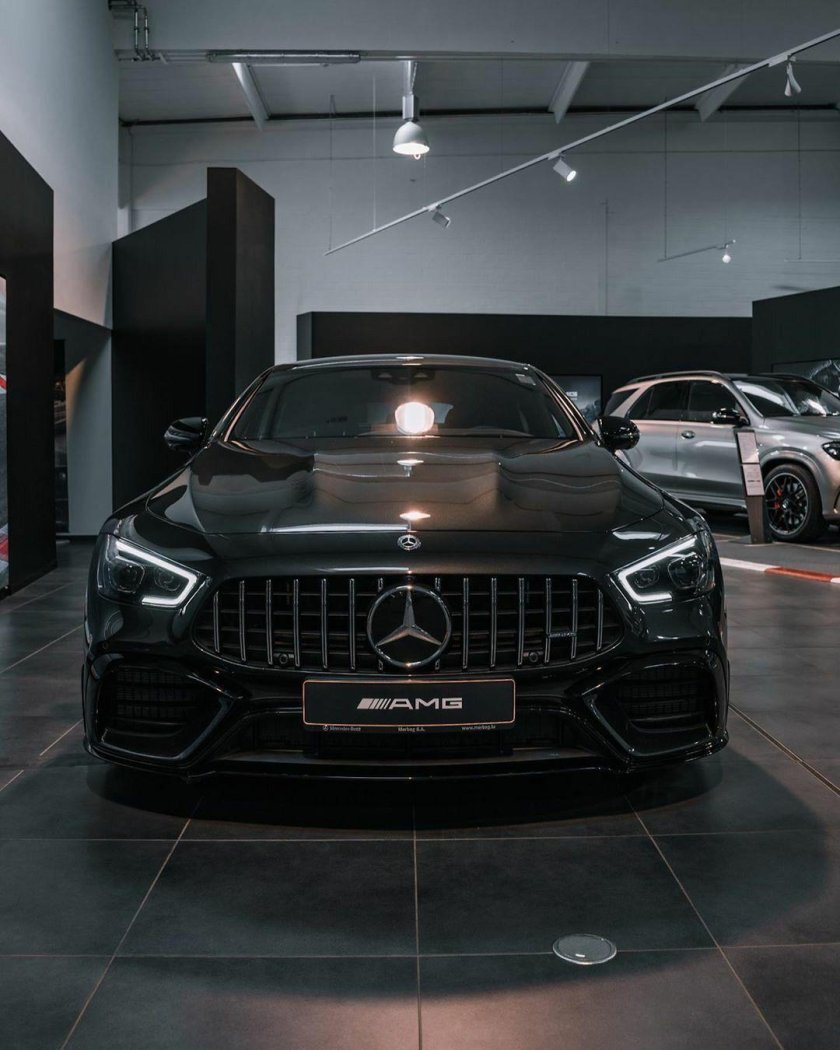 Mercedes AMG gt 63 s