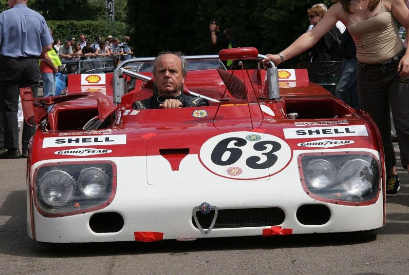 Alfa Romeo tipo 33 engine