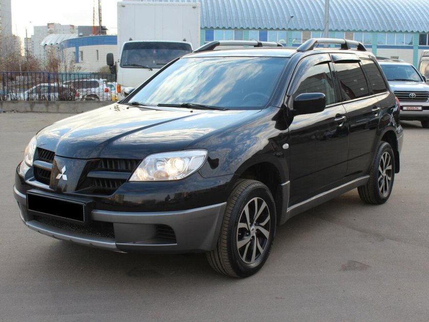 Mitsubishi Outlander 1 черный