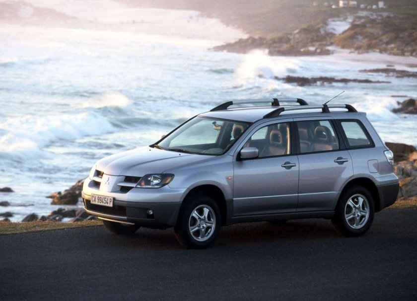 Митсубиси Аутлендер 1