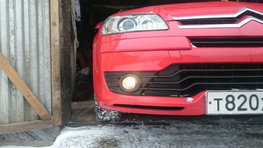 Лампа противотуманная Ситроен