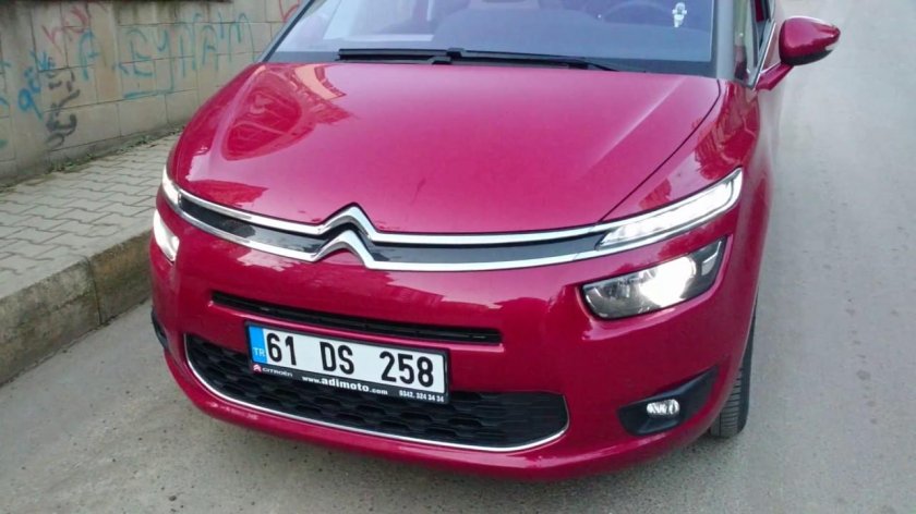 Фара Ситроен с4 Пикассо