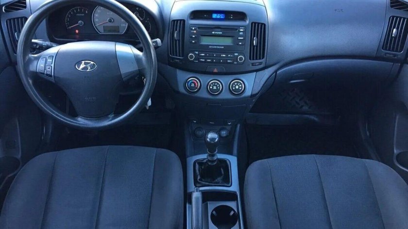 Hyundai Elantra 2008 салон