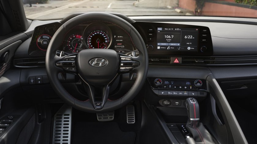 Хендай Элантра 2022 салон