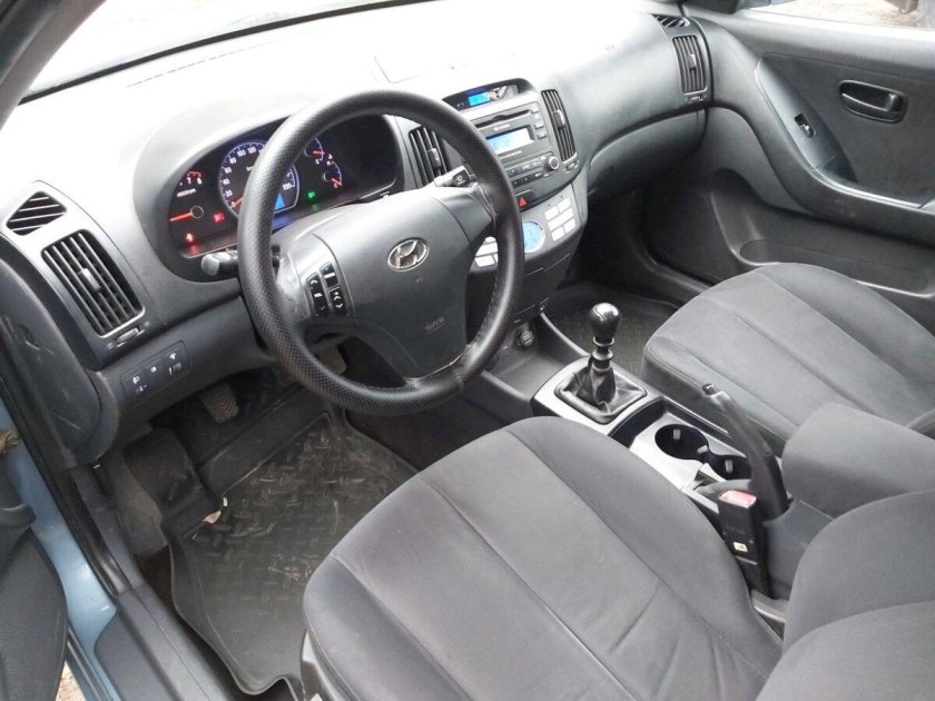 Hyundai Elantra 2008 салон