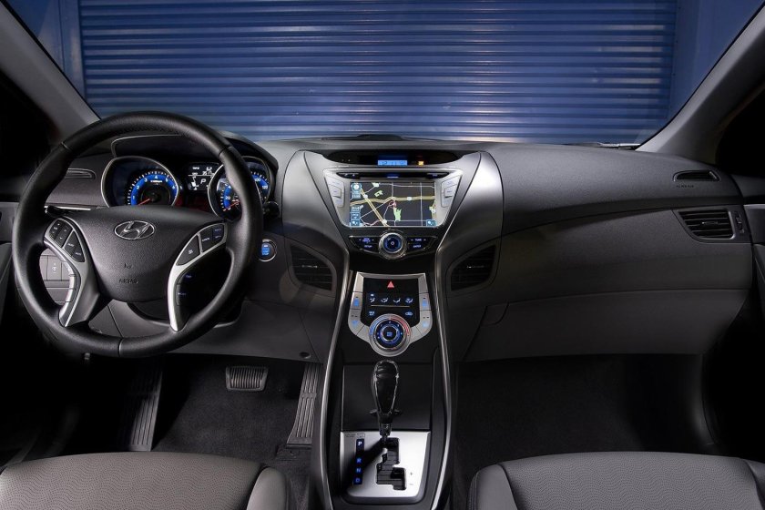 Hyundai Elantra 2012