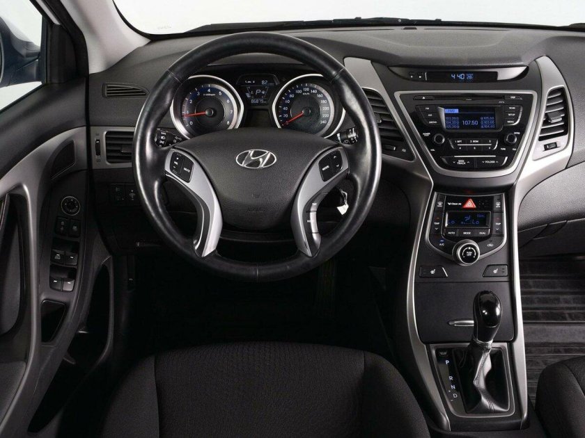 Hyundai Elantra 2015 салон
