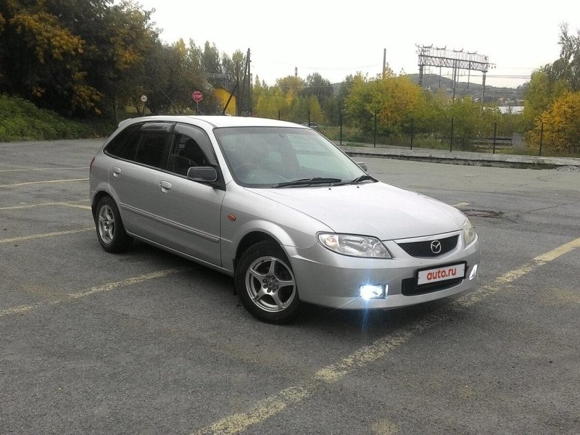 Mazda familia 2001 универсал