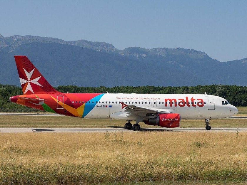 Air Malta самолет Airbus