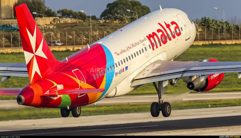 Air Malta самолет Airbus