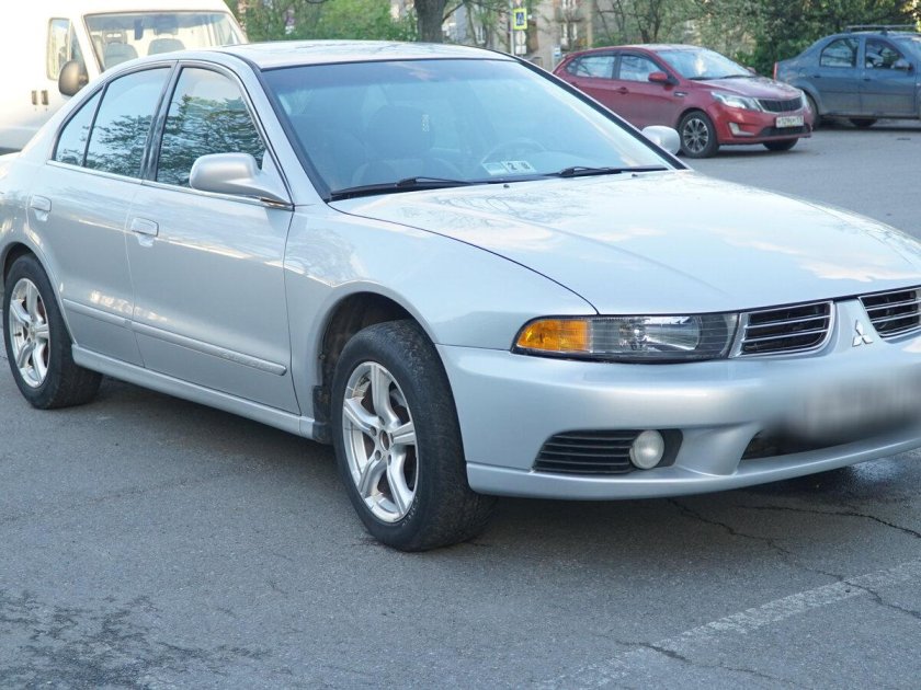 Mitsubishi Galant 2003
