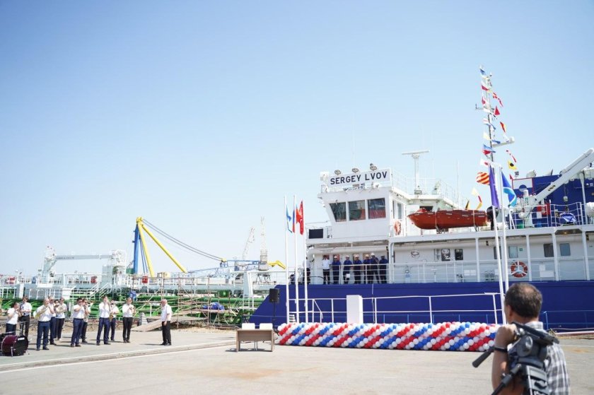 Танкер 00216м