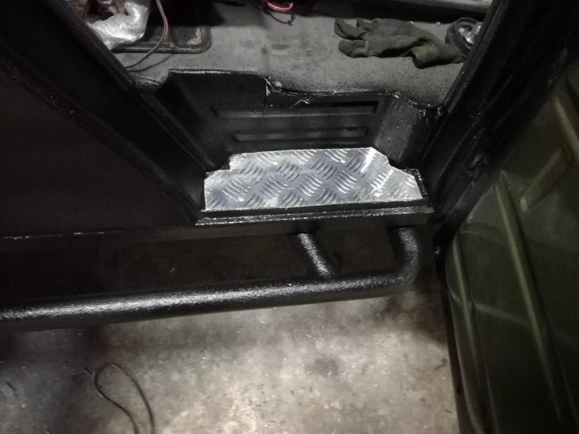 Подножки на УАЗ Хантер