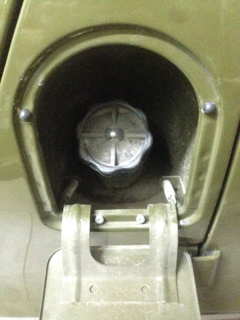 Лючок бака УАЗ 3151