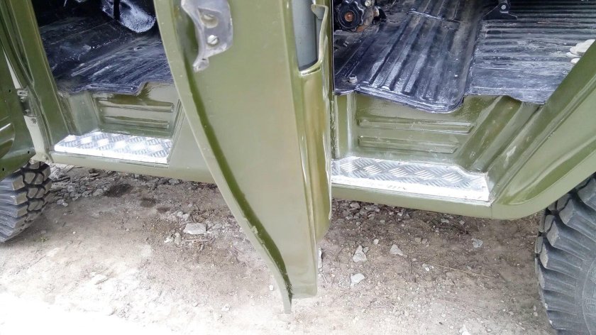 Подножка кузова УАЗ 469