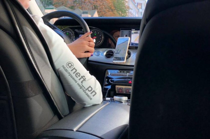 Салон машины таксиста