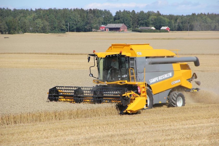 Комбайн Sampo comia c12