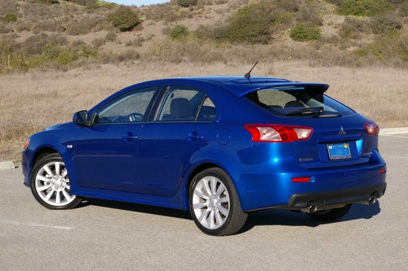 Митсубиси Лансер 10 хэтчбек