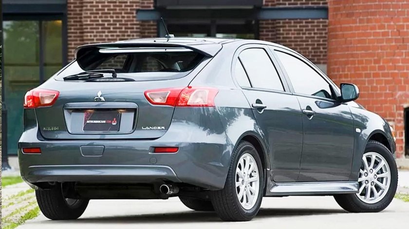 Лансер 10 хэтчбек