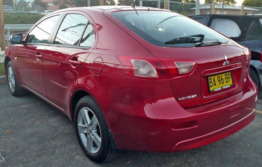 Мицубиси Лансер хэтчбек 2008