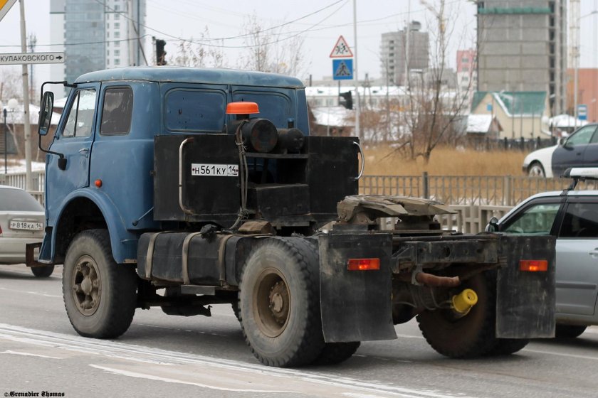 МАЗ 500 тягач