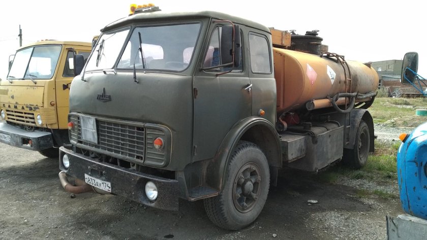 МАЗ 500 бензовоз