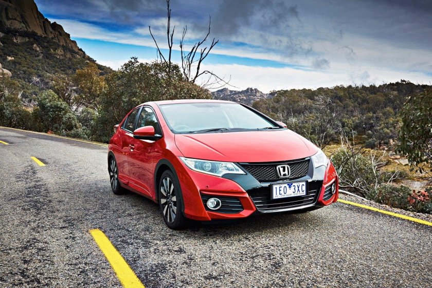 Honda Civic 2015 хэтчбек