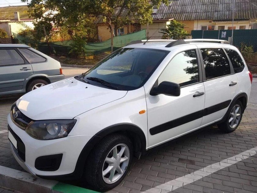 Лада Калина кросс белая