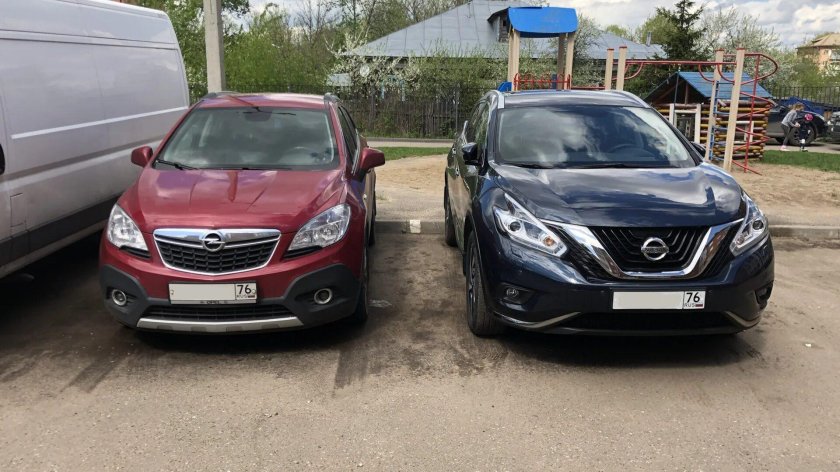 Машина Мурана темно синяя