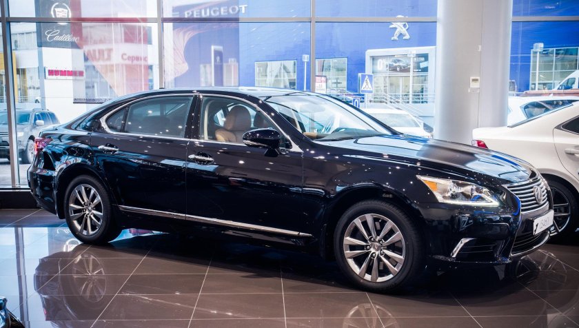 Лексус седан Люкс