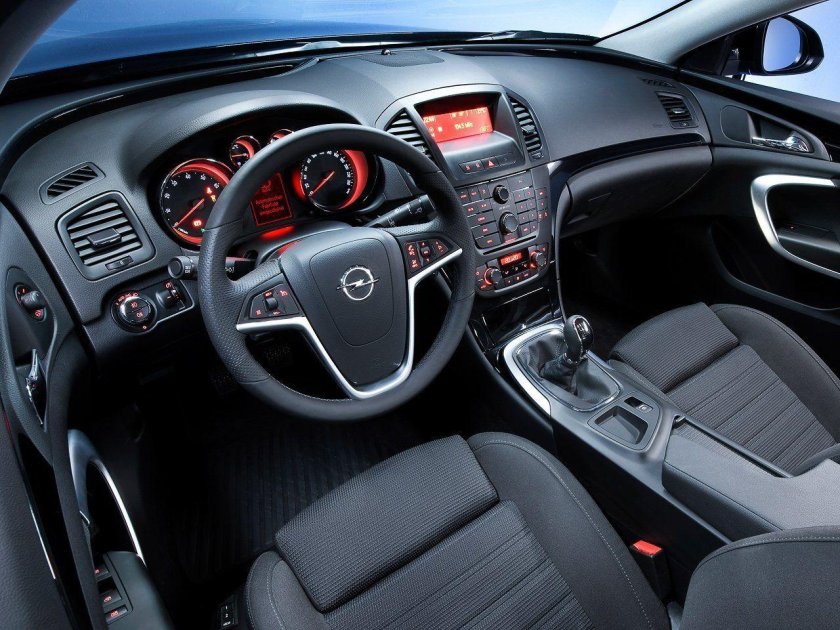 Опель Инсигния интерьер