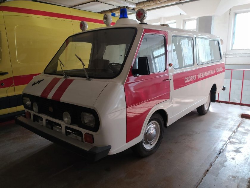 РАФ-2203 микроавтобус