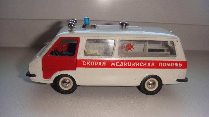 РАФ-2203 скорая помощь