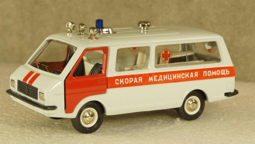 Сборная модель РАФ 22031