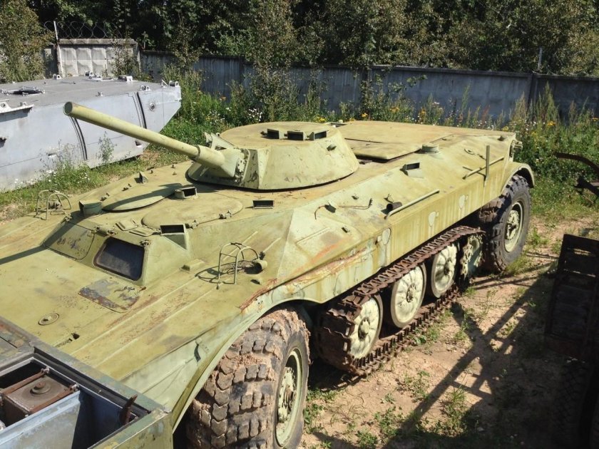 Объект 19 опытная колесно-гусеничная БМП