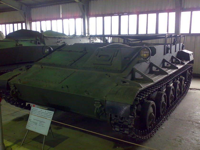 Гусеничный бронетранспортер к-75