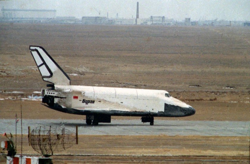 Космический корабль Буран первый полет