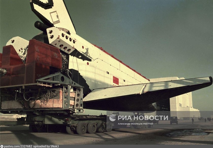 Буран челнок СССР