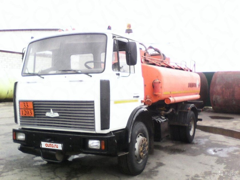 МАЗ 533702