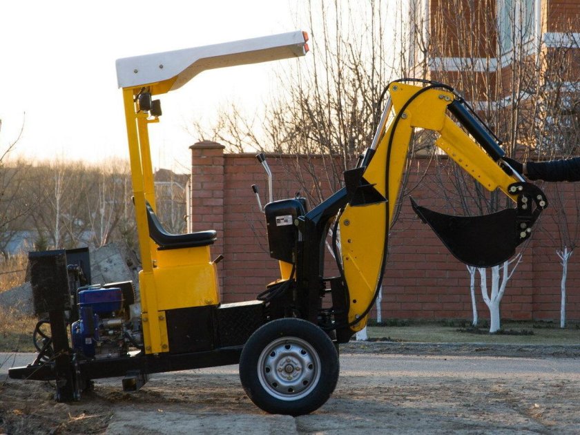 Мини-экскаватор прицепной HBP-13l