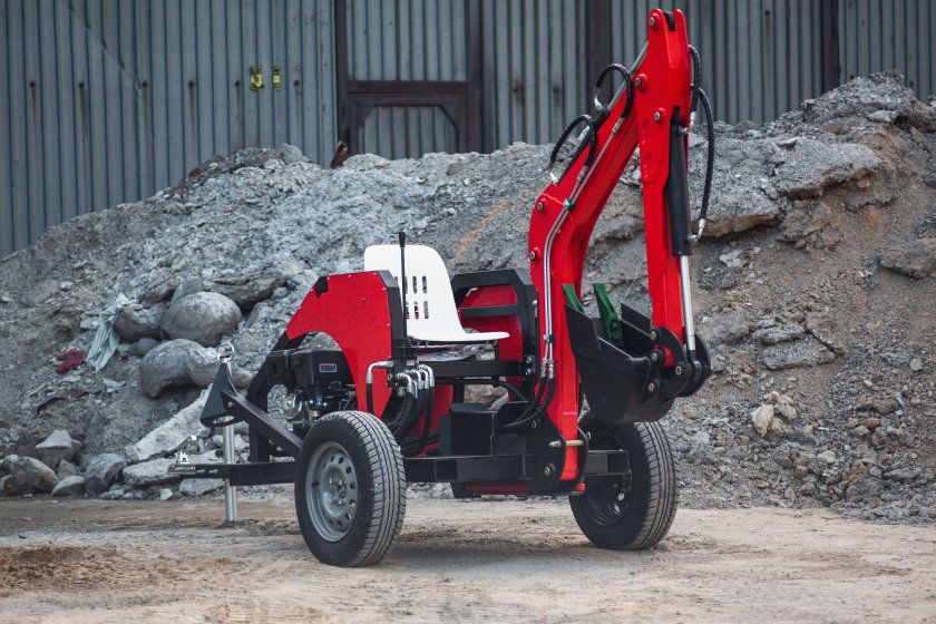 Прицепной экскаватор