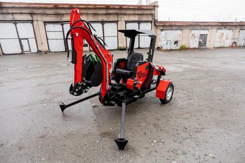 Мини экскаватор ред Рино