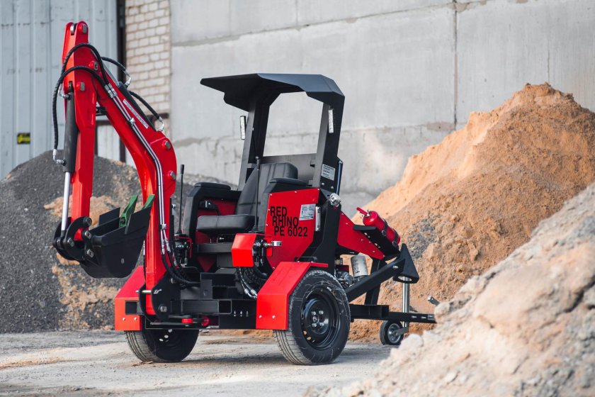 Прицепной экскаватор