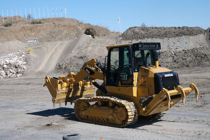 Катерпиллер 963