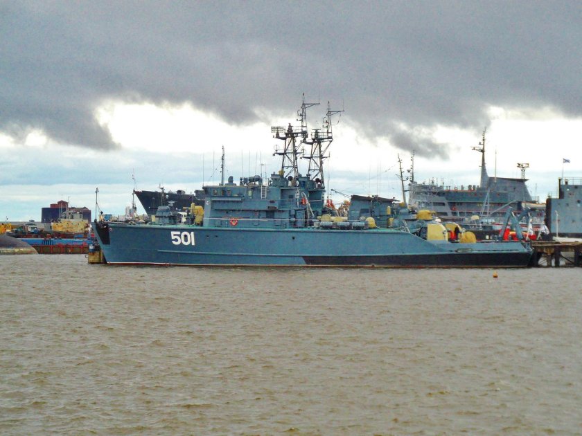 Базовый тральщик БТ 212