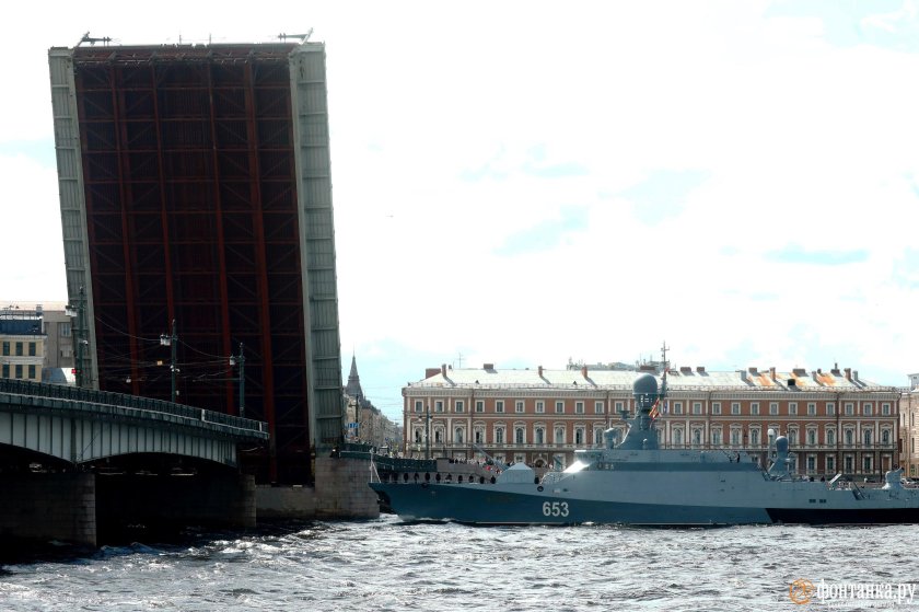 Парад парусников в СПБ